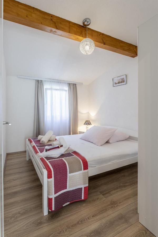 Holiday Home Dijamant Kucice Exterior photo