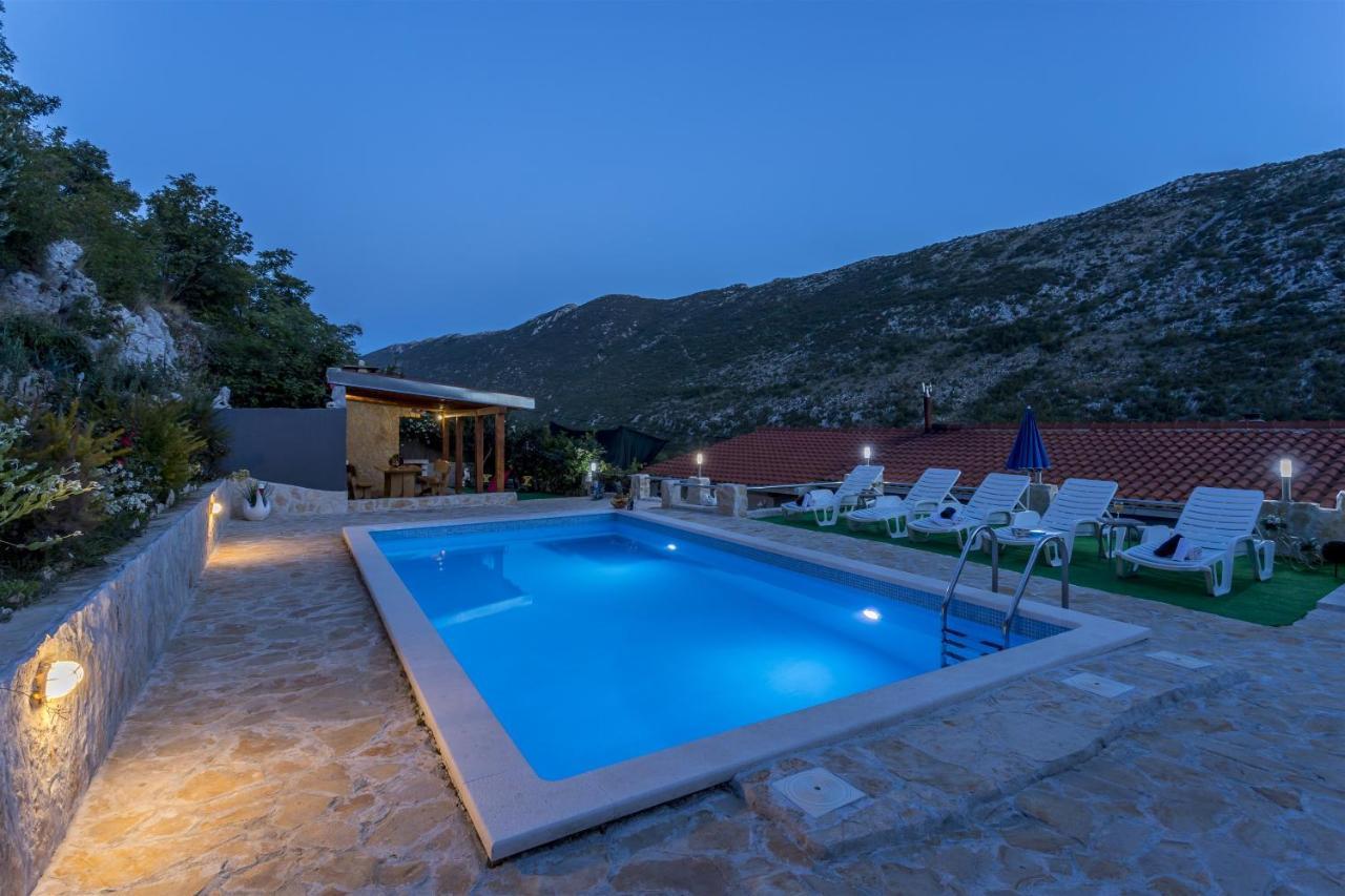 Holiday Home Dijamant Kucice Exterior photo