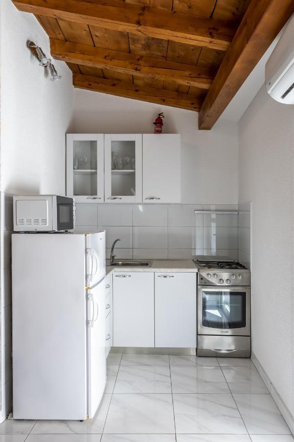 Holiday Home Dijamant Kucice Exterior photo