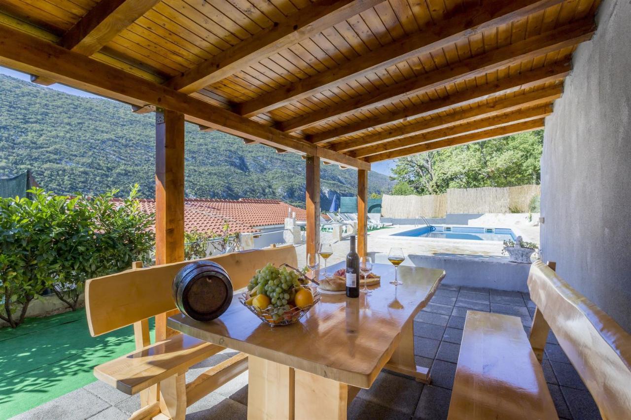 Holiday Home Dijamant Kucice Exterior photo