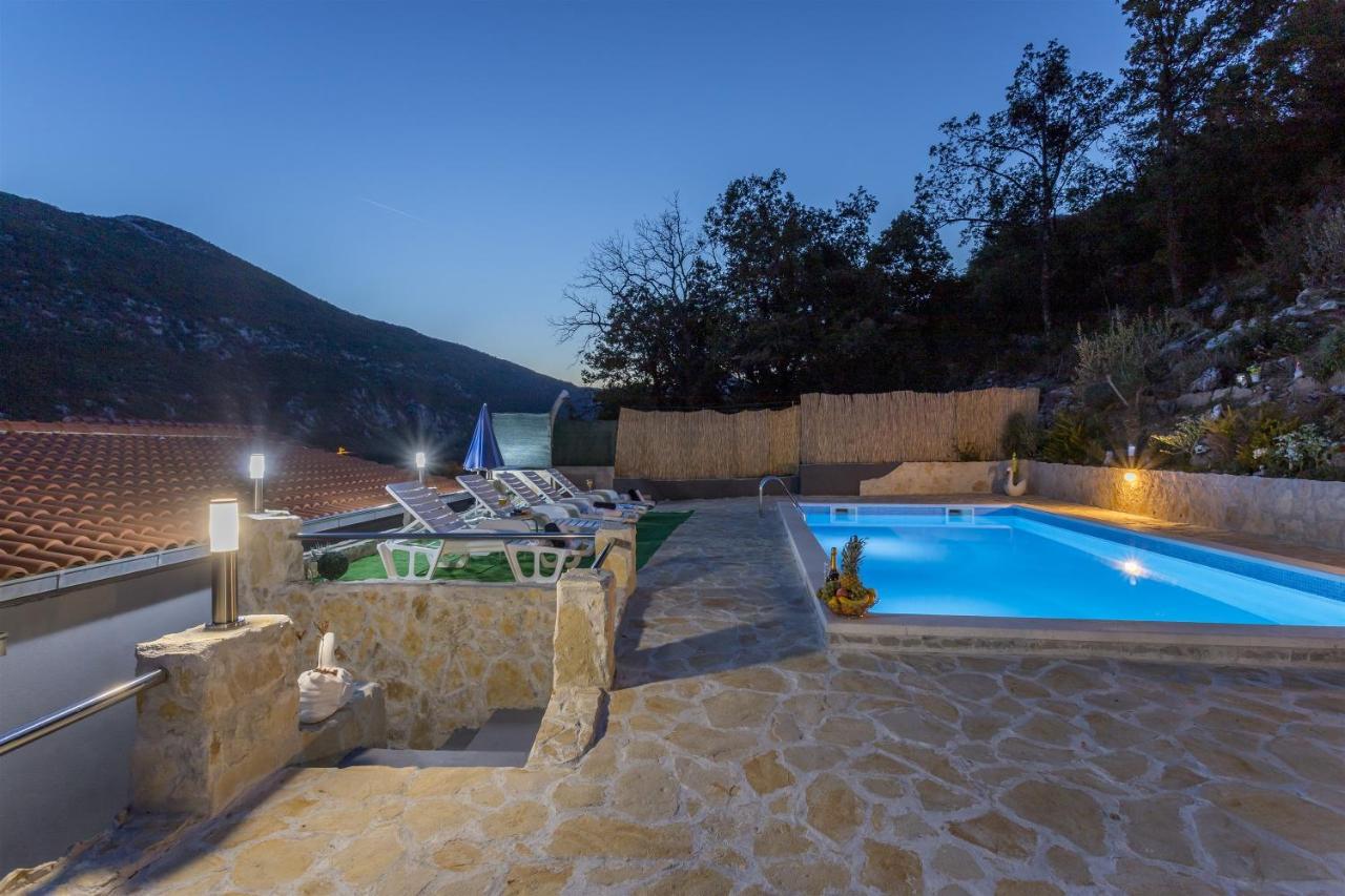 Holiday Home Dijamant Kucice Exterior photo