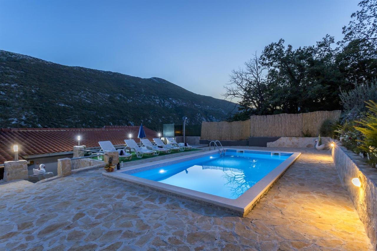 Holiday Home Dijamant Kucice Exterior photo