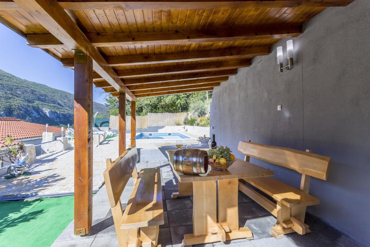Holiday Home Dijamant Kucice Exterior photo