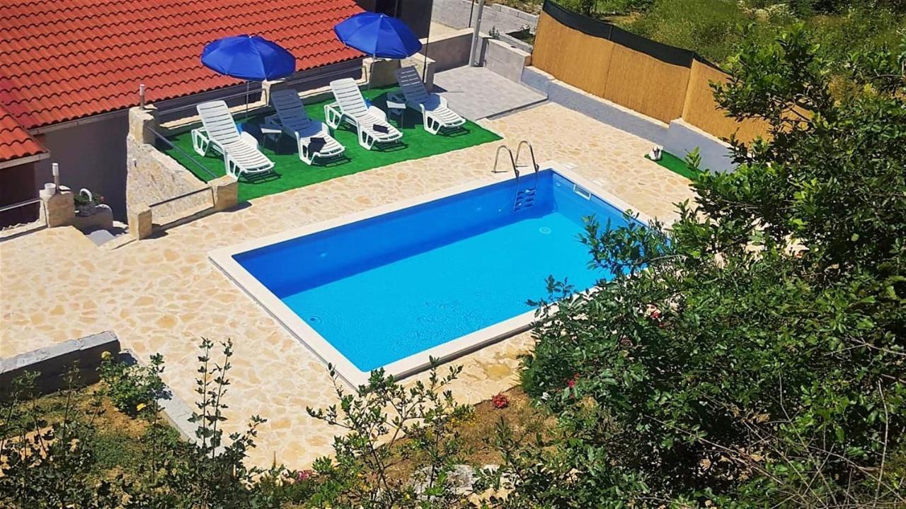 Holiday Home Dijamant Kucice Exterior photo